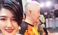 赵本山巅峰时地位有多高？怀抱章子怡不算啥，这张图才叫霸气