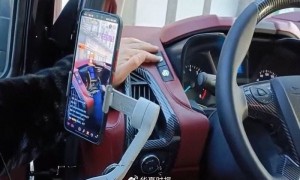 嗓子冒烟，线索掺水，汽车直播的“虚火”还能烧多久？