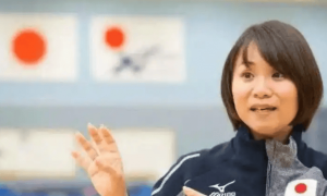 原创 
            伊藤美诚连败，谁注意伊藤妈妈对孙颖莎称呼改变，曾喊话赢中国队