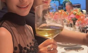 曝马筱梅要求删艳照被拒，摄影师硬刚：一个出名了就要洗资料的人！