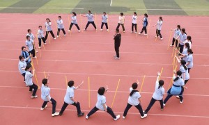 专家谈高考人数8年来首降：适龄人口减少、升学渠道多元