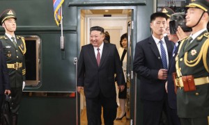 朝鲜劳动党总书记、国务委员长金正恩抵达北京